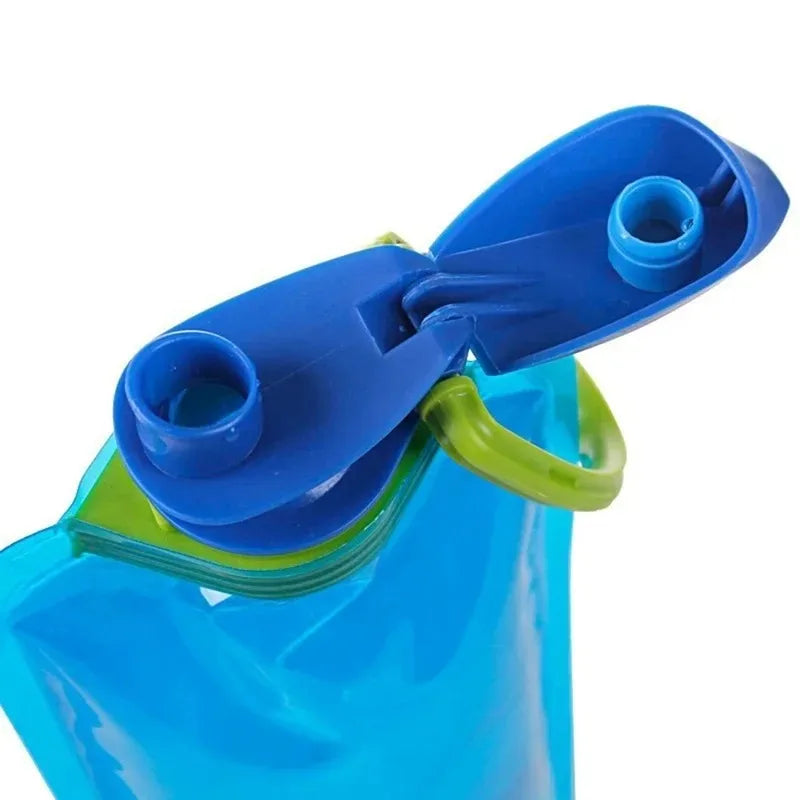 LOYPHARD™ 700ML Foldable Water Bottle – Reusable Soft Flask for Travel, Camping & Outdoor Sports.